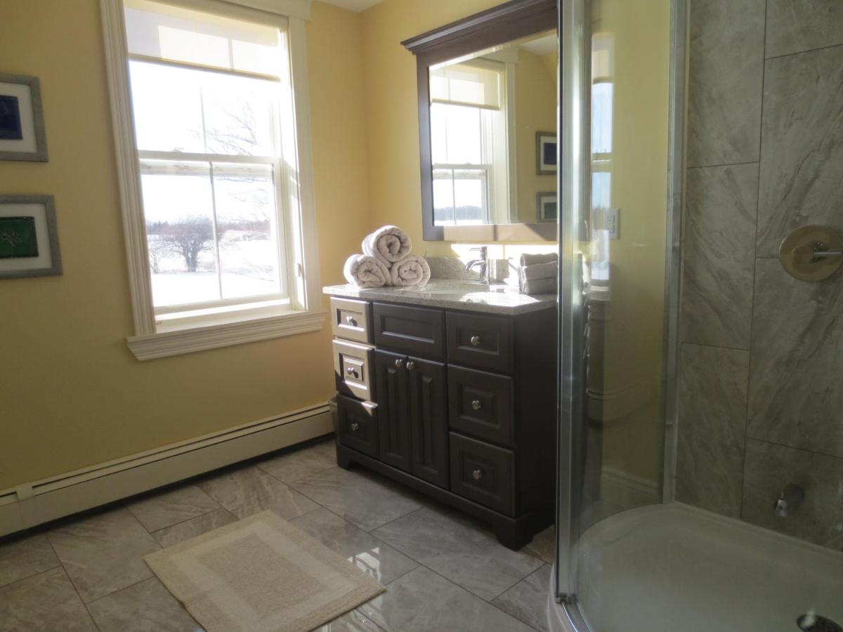 Queen Room with Garden View