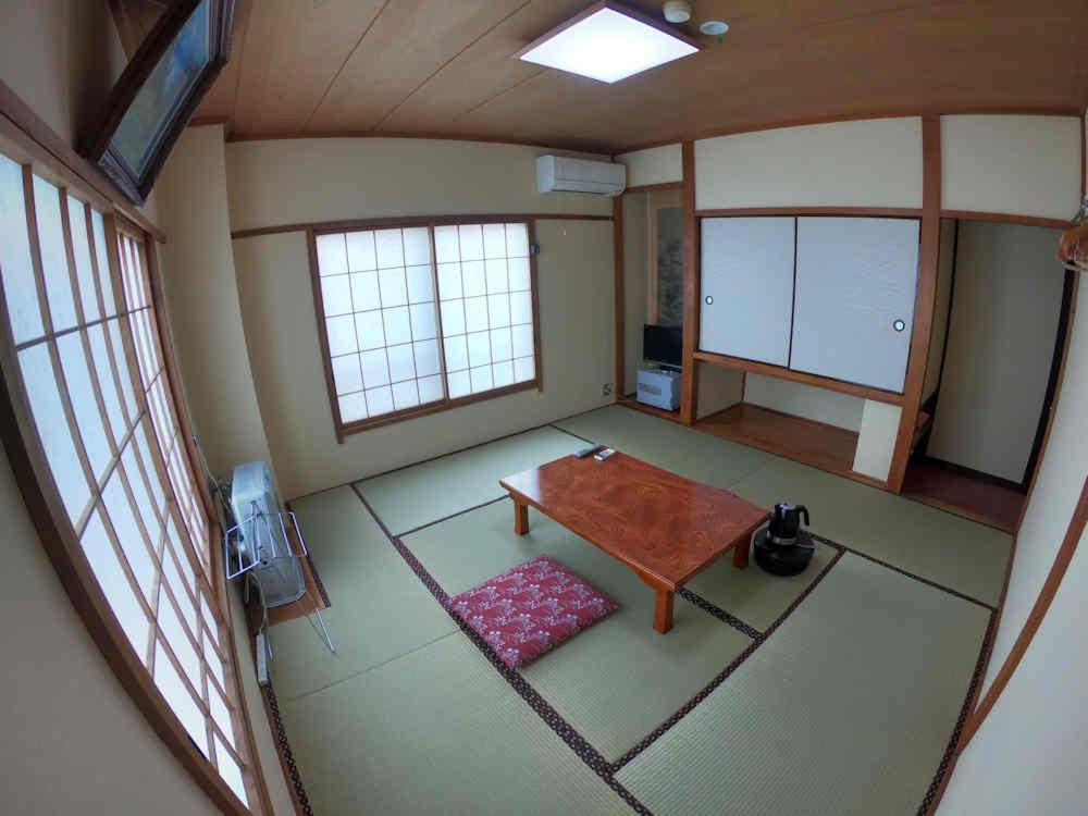 Economy Triple Room with Shared Bathroom