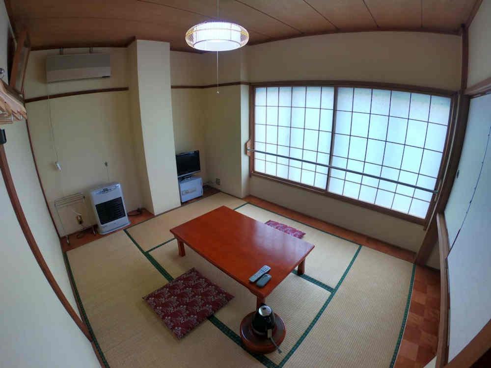 Standard Twin Room with Shared Bathroom