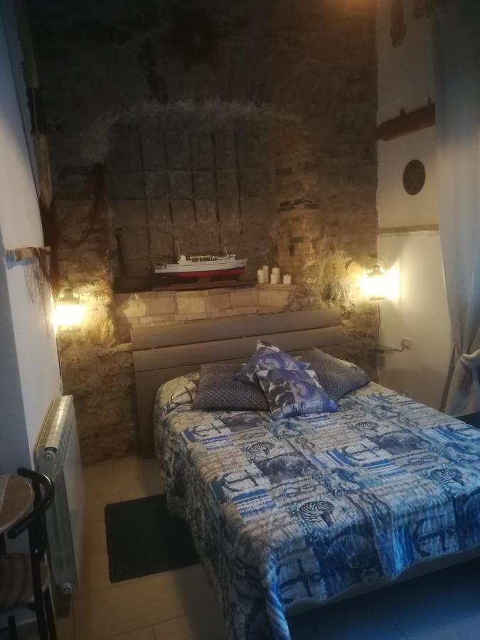 Double or Twin Room with Private Bathroom