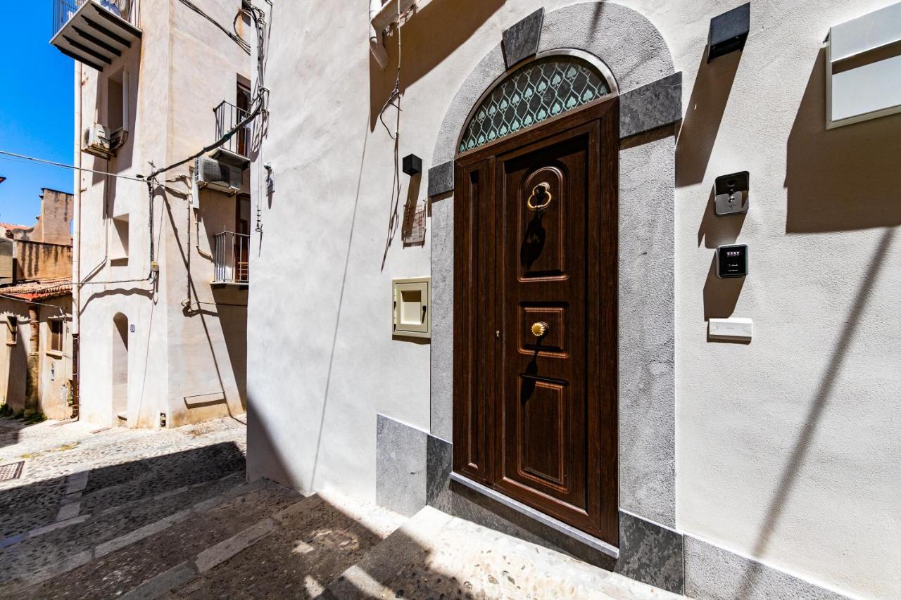 Amuri Holiday Apartment - B&B Cefalù
