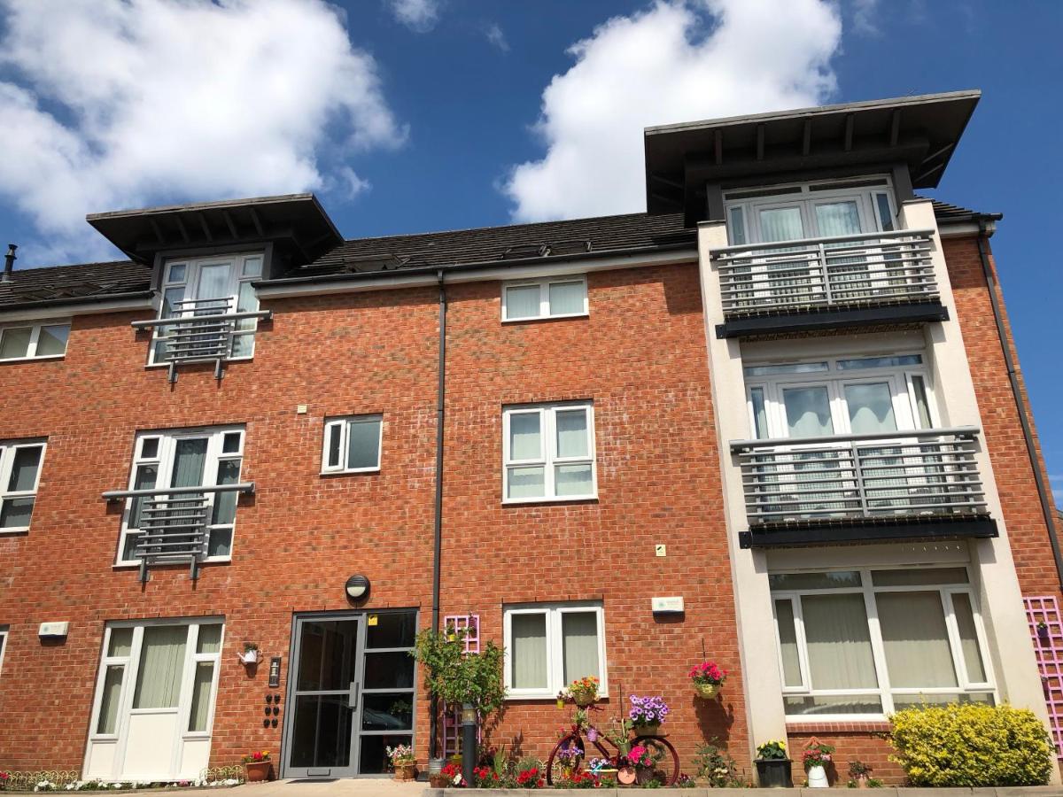 Contractor Stays I Long Stay Offer I Gated Parking I WIFI I Workspace I PRIDE APARTMENTS - B&B