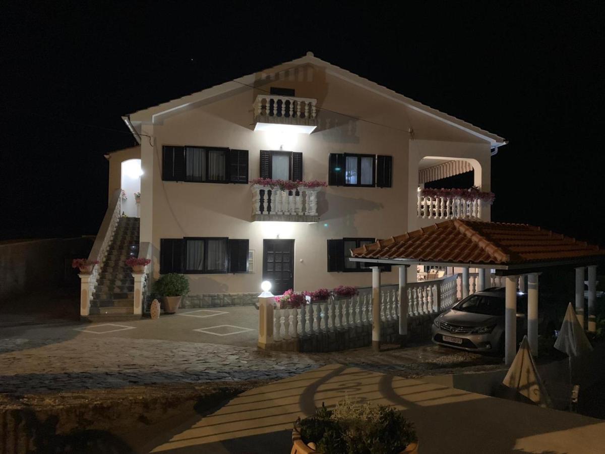 Apartment Smilja - Chambres d’hôtes