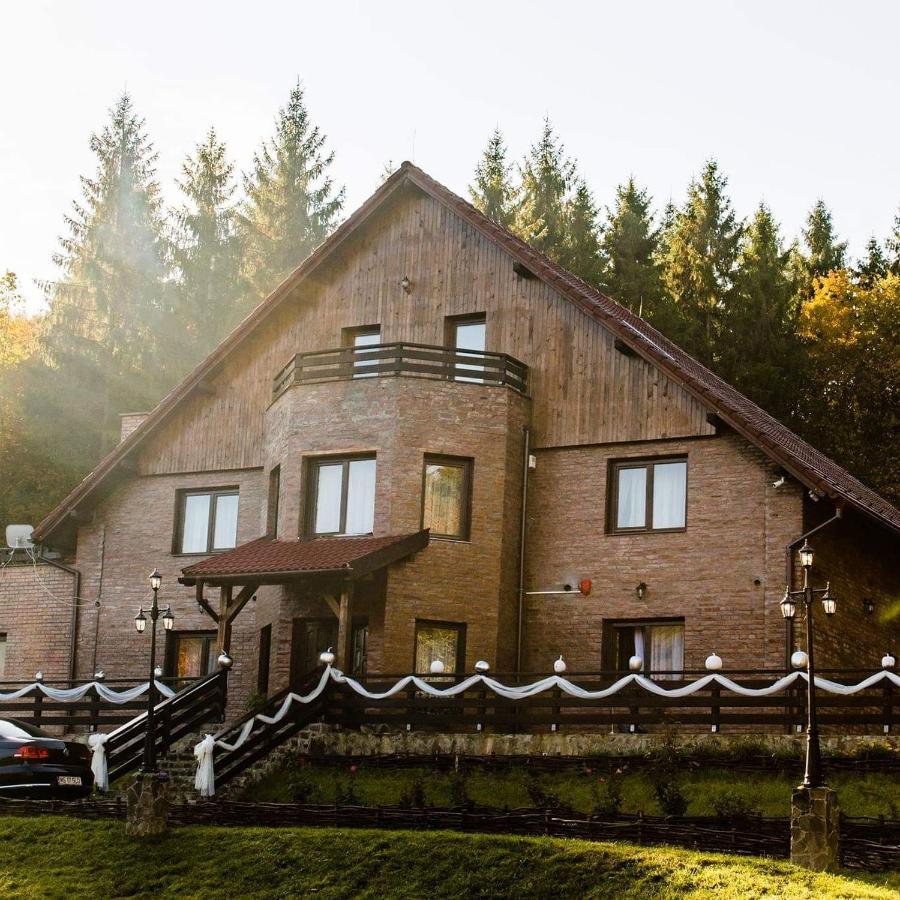 La Poieniță - B&B Deleni