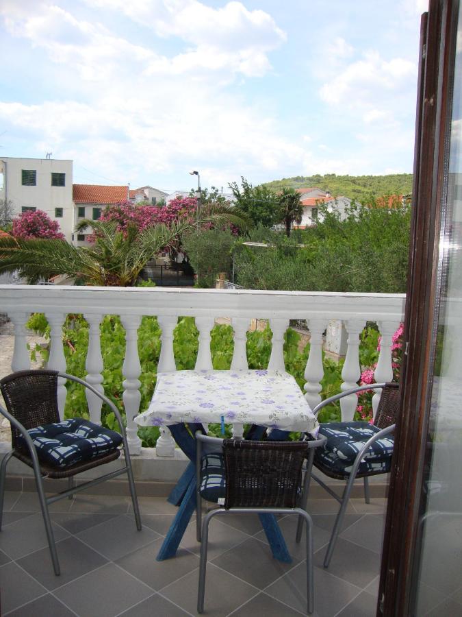 Apartment with Garden View
