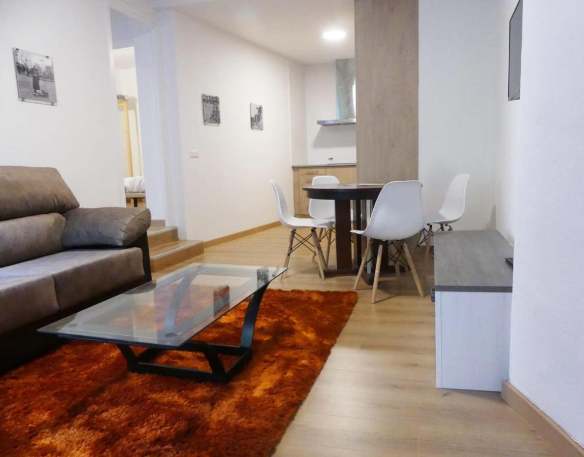 APT 2 Acollidor al Centre històric de Vic APTGARBI - B&B Vic