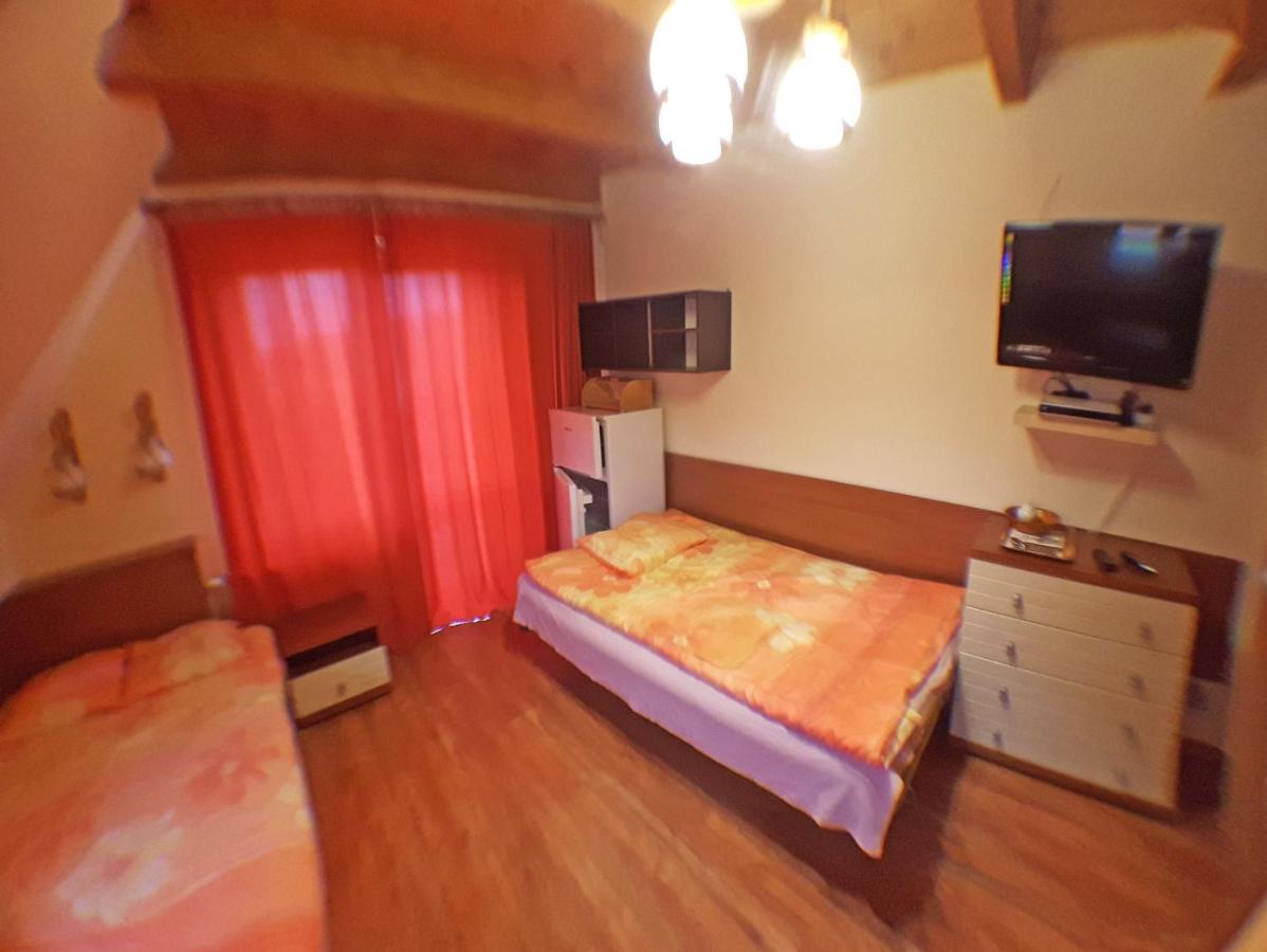 Vierbettzimmer mit Balkon