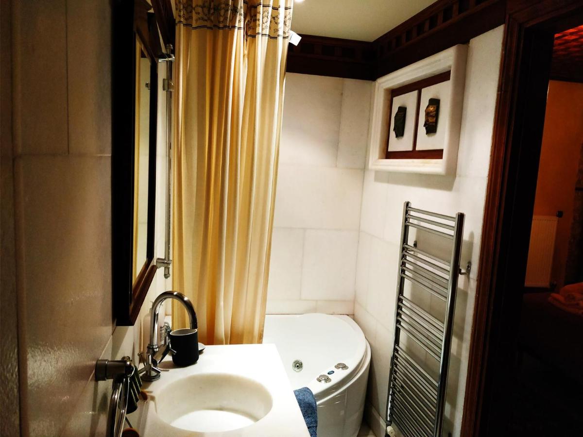 Deluxe Double Room 2