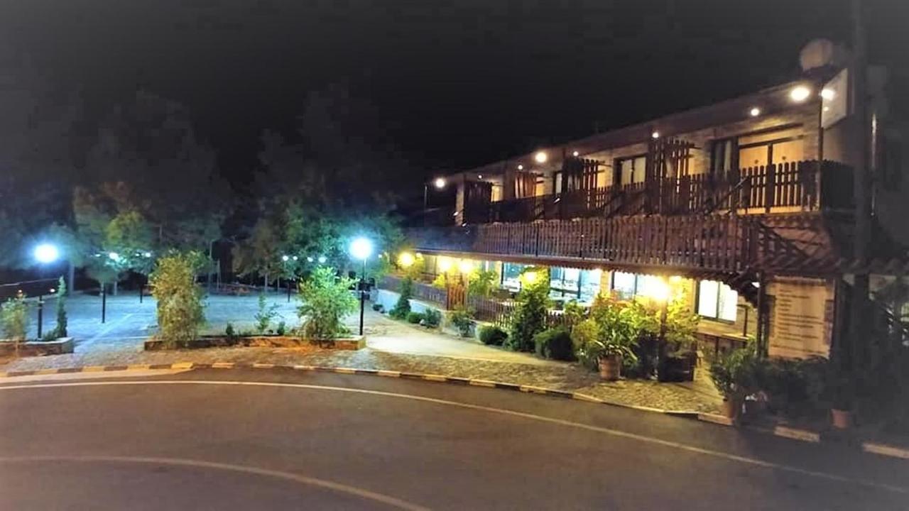 Camera Matrimoniale Deluxe con 1 Letto Supplementare