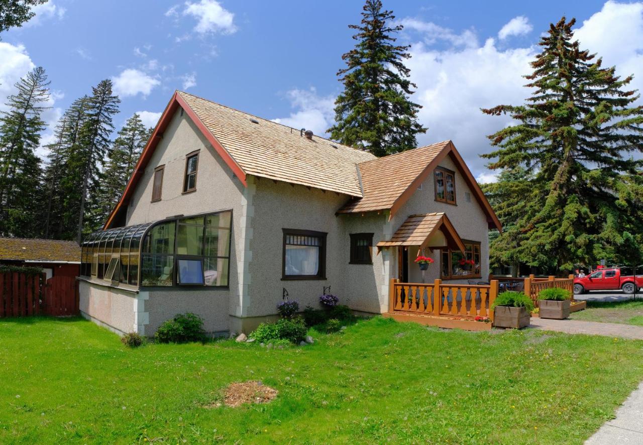 Riverfront Estate Bed&Breakfast Banff - B&B