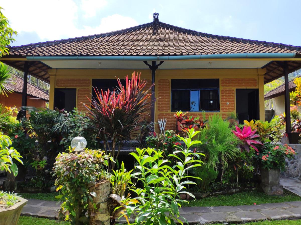 Standard Twin Room with Garden View