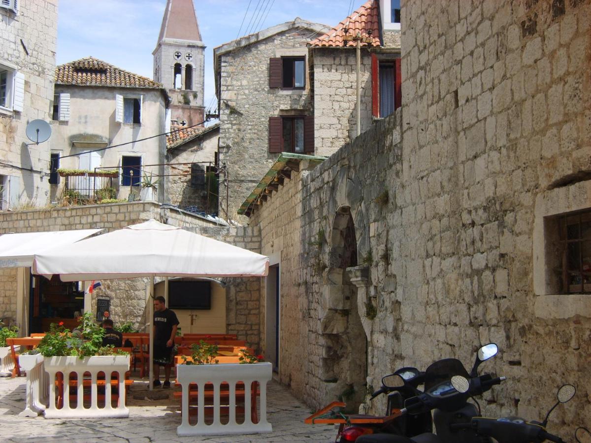 Rooms Roso - Ferienwohnung Trogir