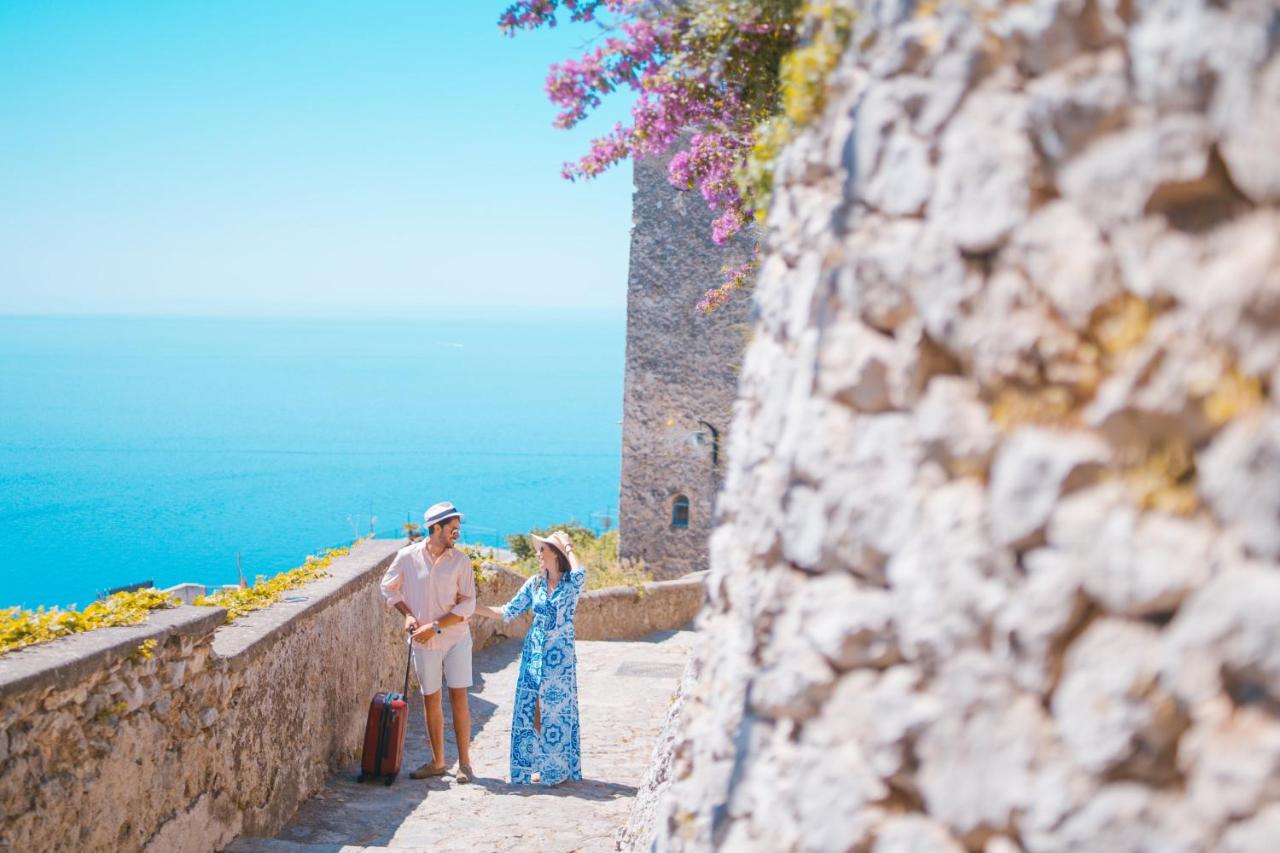 Sea View Villa in Ravello with lemon pergola, gardens and jacuzzi - Ideal for elopements - B&B