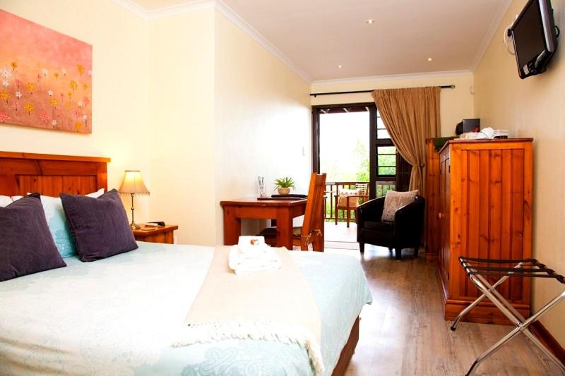 B&B East London - WarmKaros Bed & Breakfast - Bed and Breakfast East London