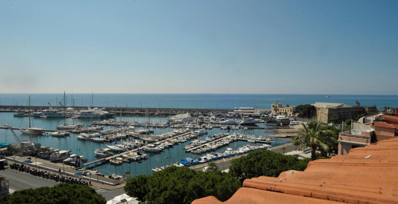 B&B Sanremo - MAISON DU PORT VIEUX - Bed and Breakfast Sanremo