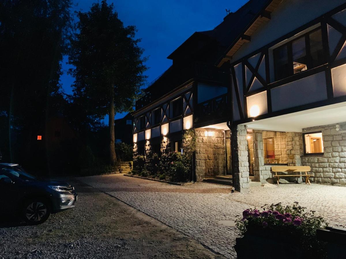 Willa Karkonoska - klimatyczne pokoje i studia z ANEKSAMI KUCHENNYMI - Śniadania Sauna Grota Solna Siłownia Parking WI-FI W CENIE - Chambres d'hôtes Karpacz