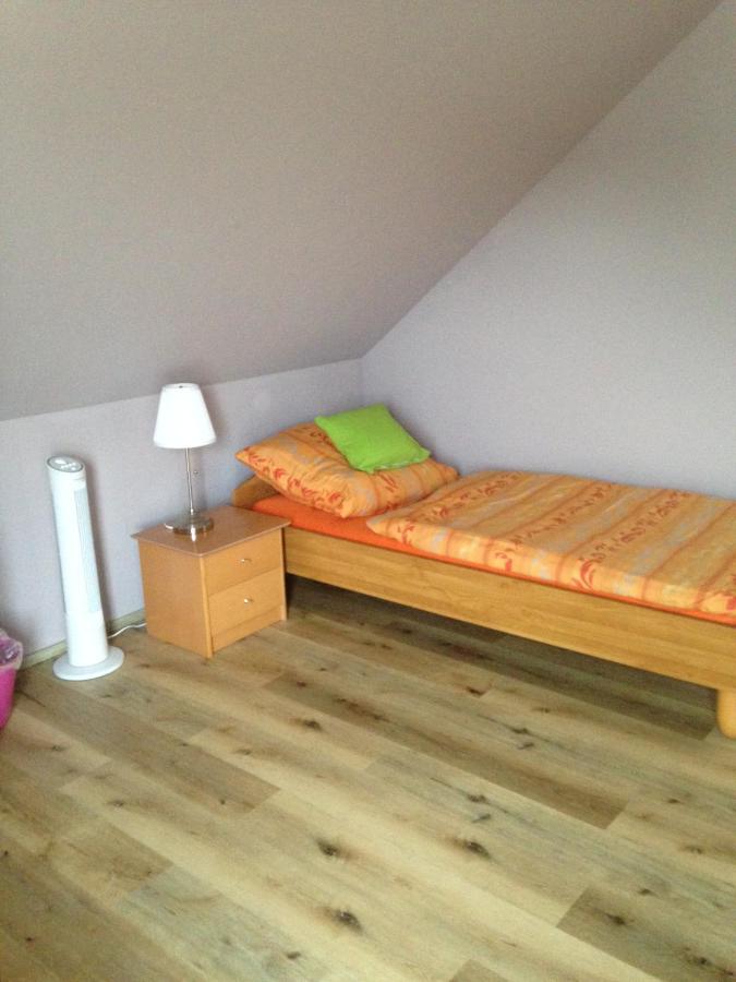 Einzelzimmer mit Balkon