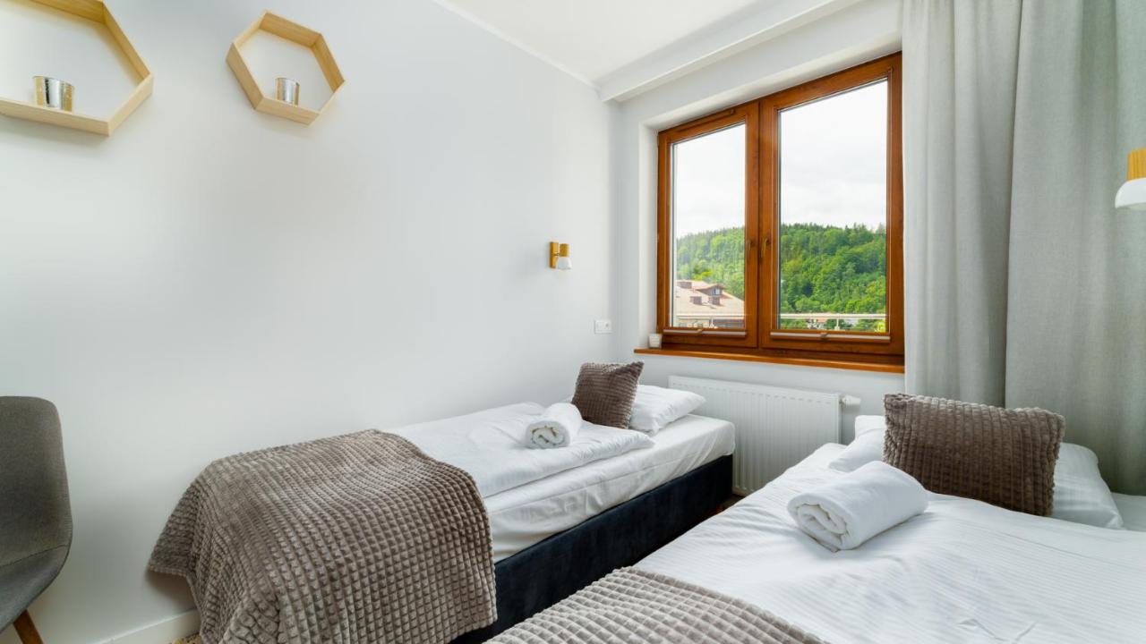 Apartment with Mountain View