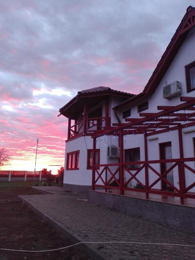 Pensiunea Simona - Bed and Breakfast