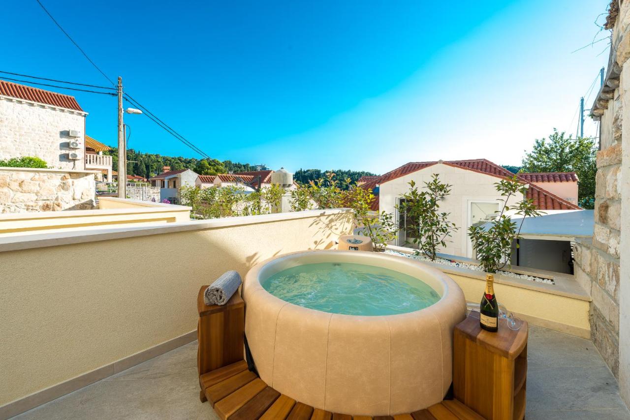 One-Bedroom Apartment with Terrace and Hot Tub