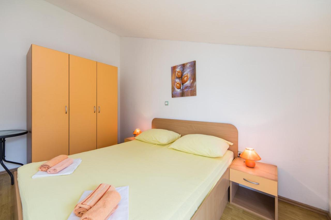 One-Bedroom Apartment with Balcony