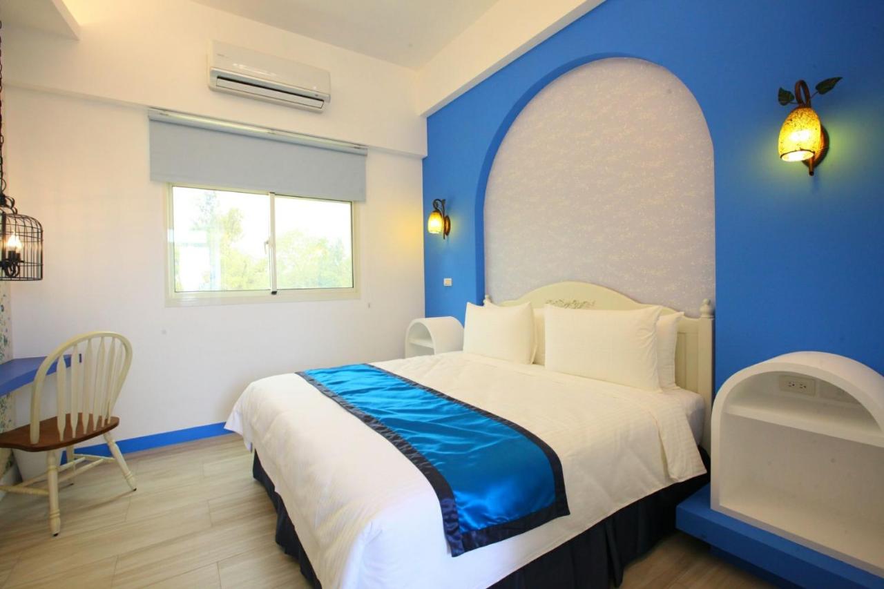 Habitación con cama grande