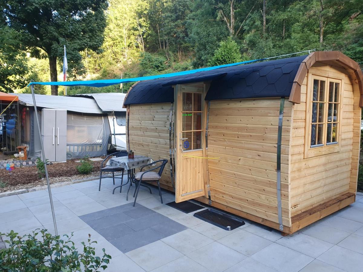 Shepherd Hut with Shared Bathroom