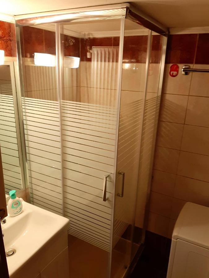 Studio Center 2 - B&B