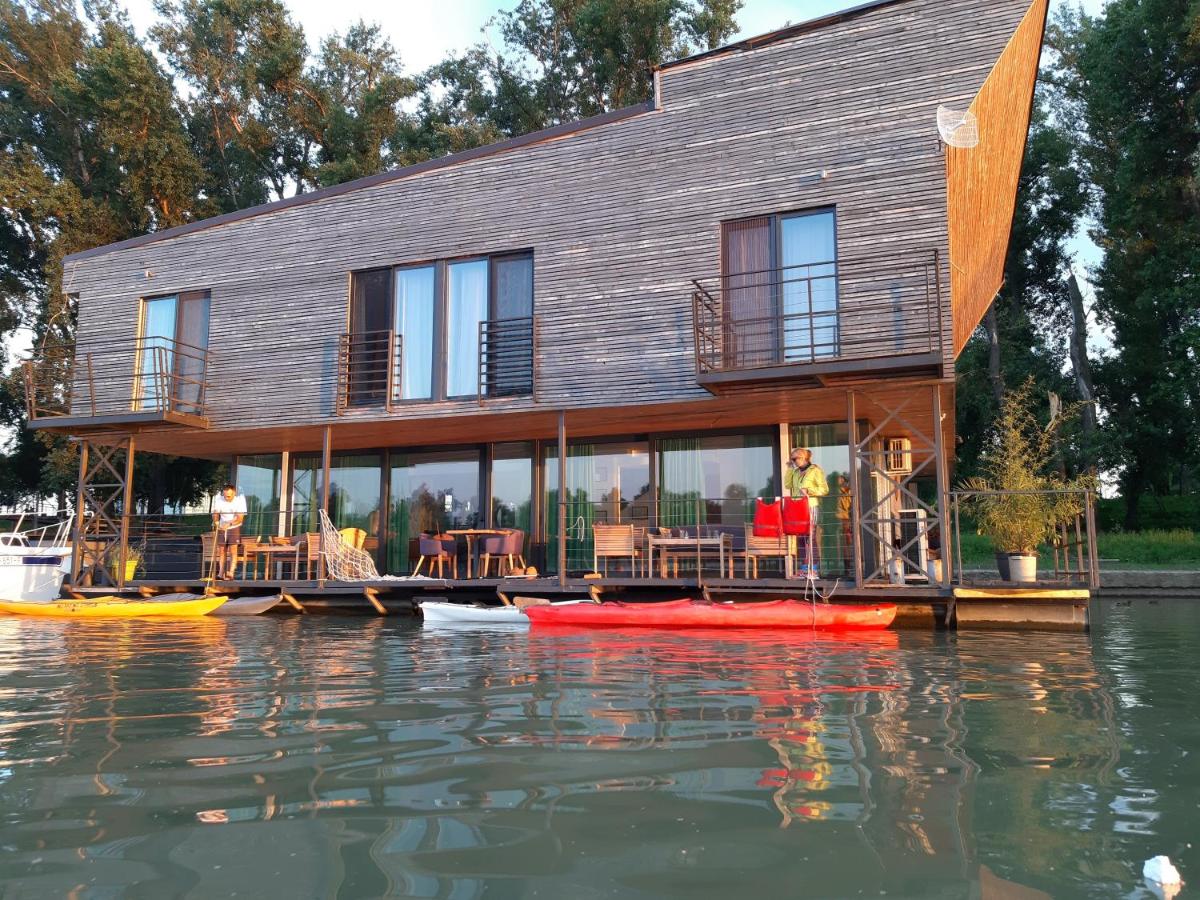 B&B Botel Charlie - Ferienwohnung Belgrad