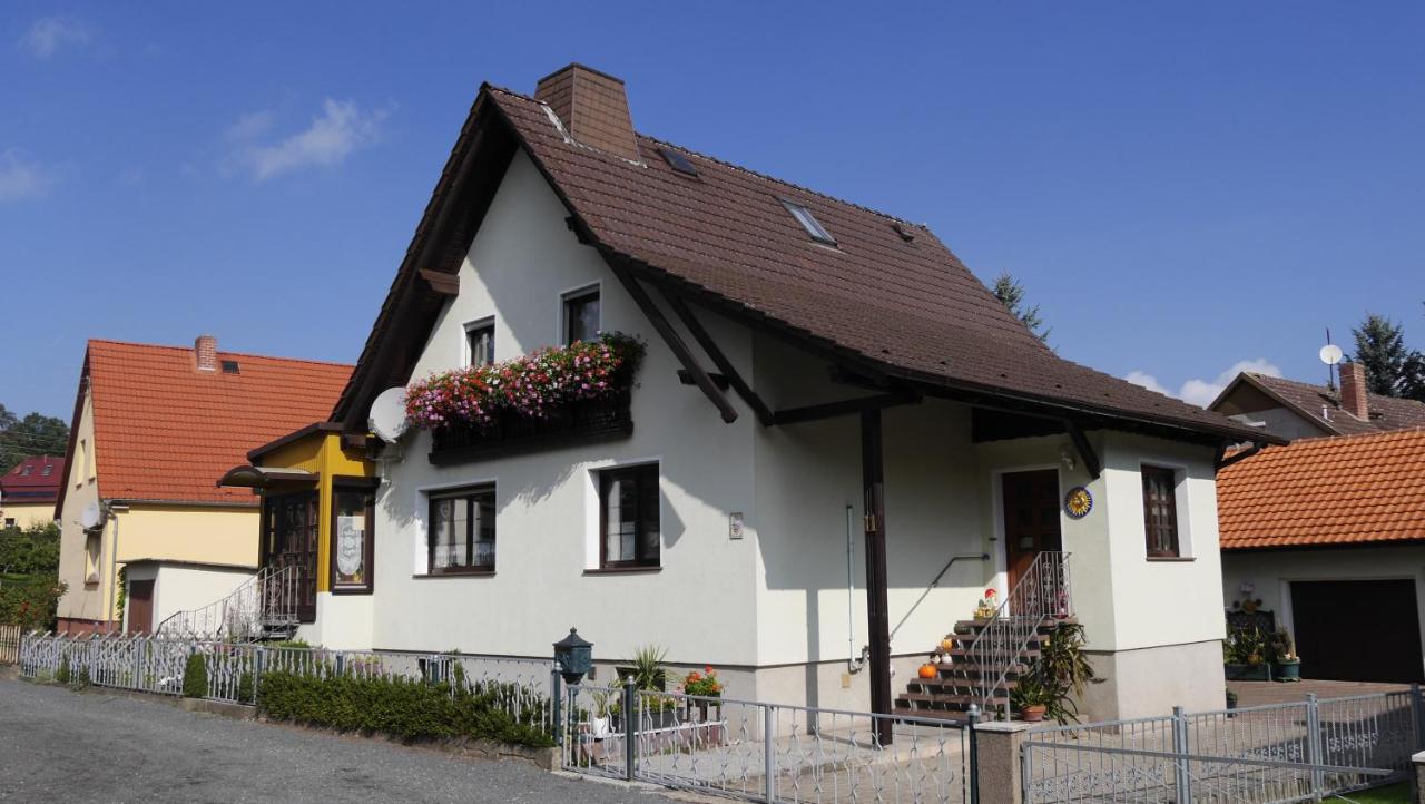 B&B Sondershausen - Private Ferienwohnung Fam.Wölke - Bed and Breakfast Sondershausen