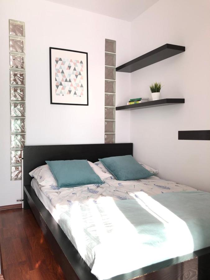 One-Bedroom Apartment with Garden