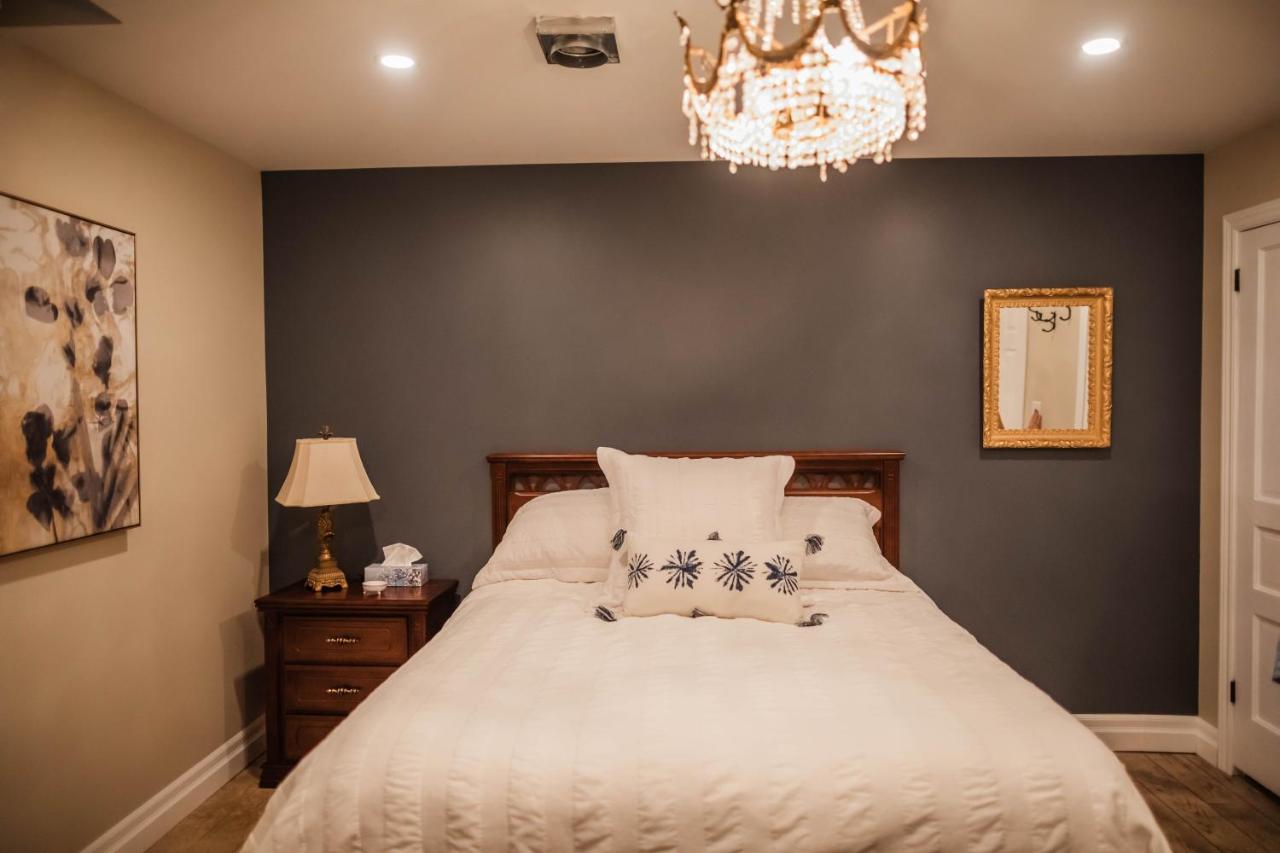 Queen Room with Shared Bathroom