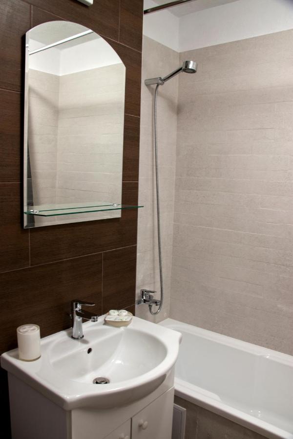 Ana Cristina Apartament - B&B