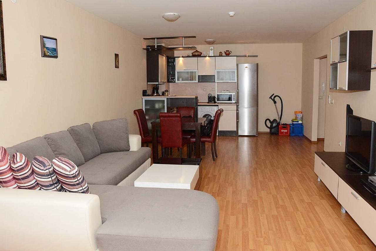 Апартамент София - Ferienwohnung Goldstrand