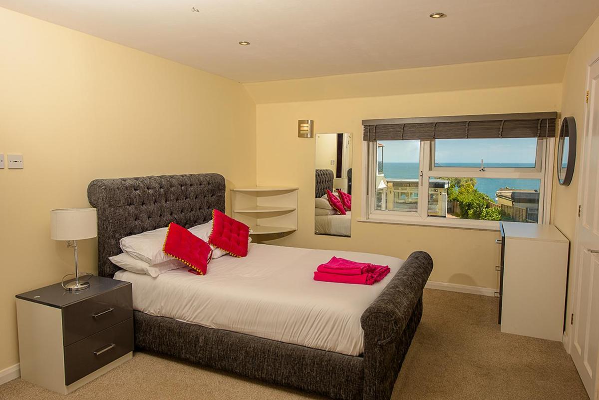 B&B Shanklin - Cliff Top Apartment 3 Bedroom - Bed and Breakfast Shanklin