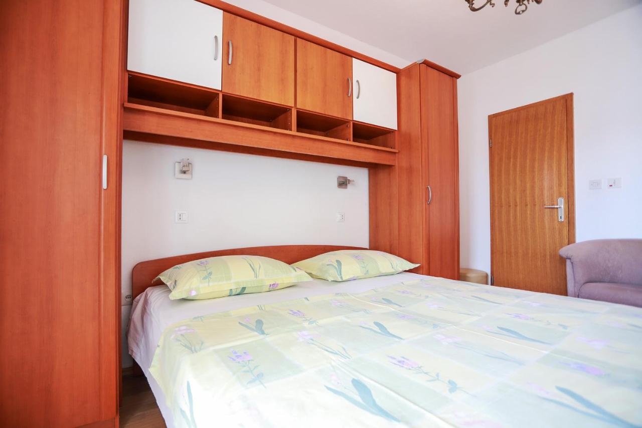 Apartmani Pezo - Chambres d'hôtes Baška Voda