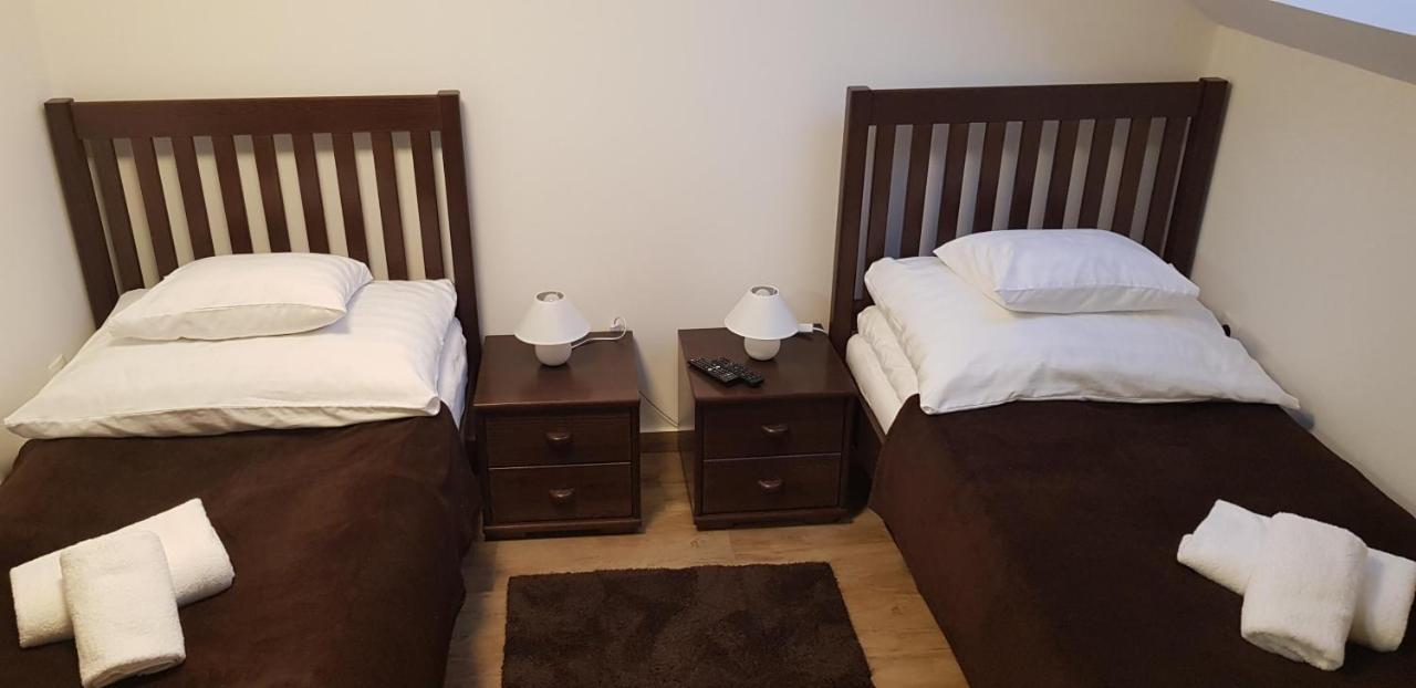Standard Twin Room with Shared Bathroom