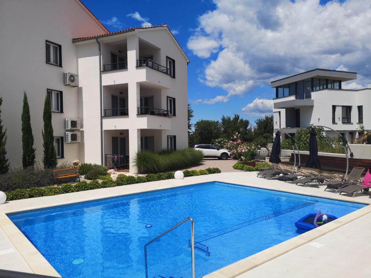 Villa Anja 1st floor - B&B Peroj