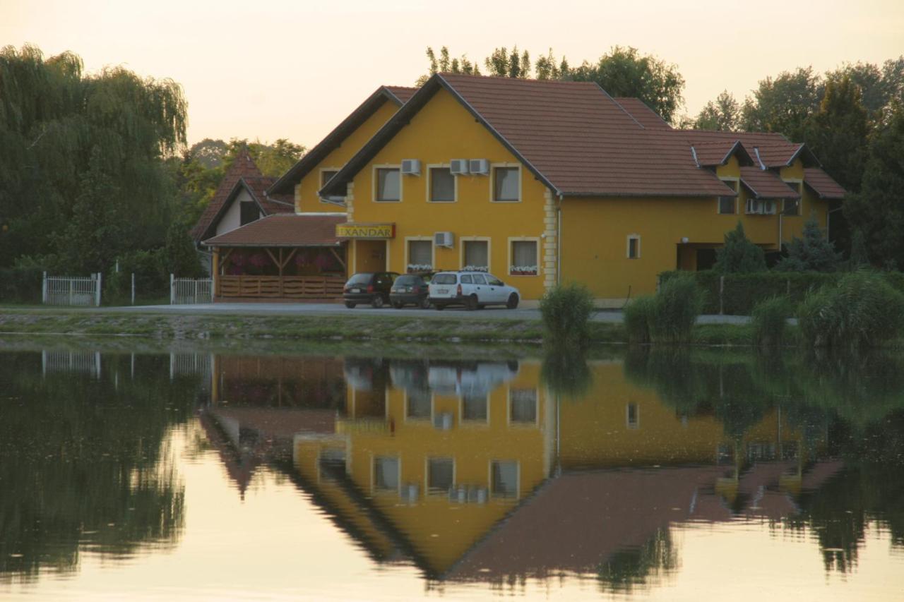 Double or Twin Room with Lake View