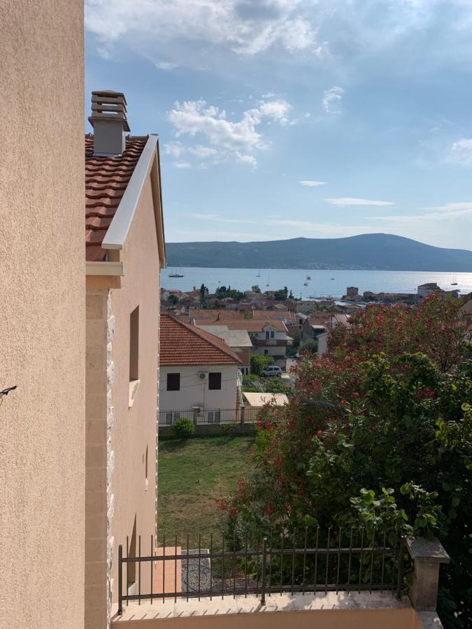 Apartments Kankaras - Sea View - Bed and Breakfast Tivat