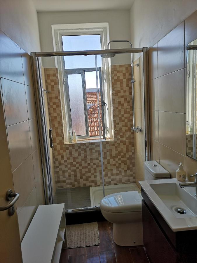 Double Room with Shared Bathroom and Lake View