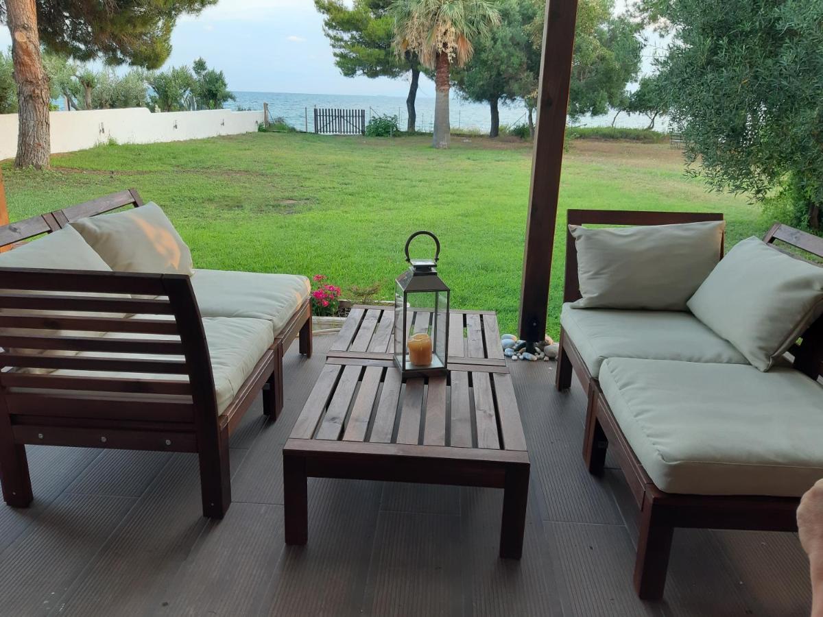 B&B Nea Skioni - Seafront Villa Joan - Bed and Breakfast Nea Skioni