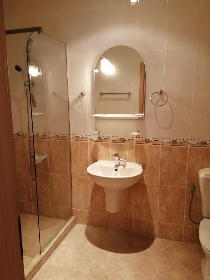Doppelzimmer mit Balkon und Meerblick