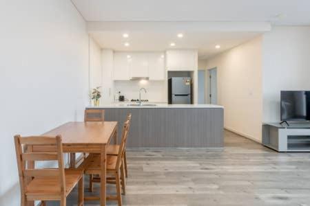 B&B Bankstown - Nice and Clean Apartment with Free Wifi and Netflix - Bed and Breakfast Bankstown