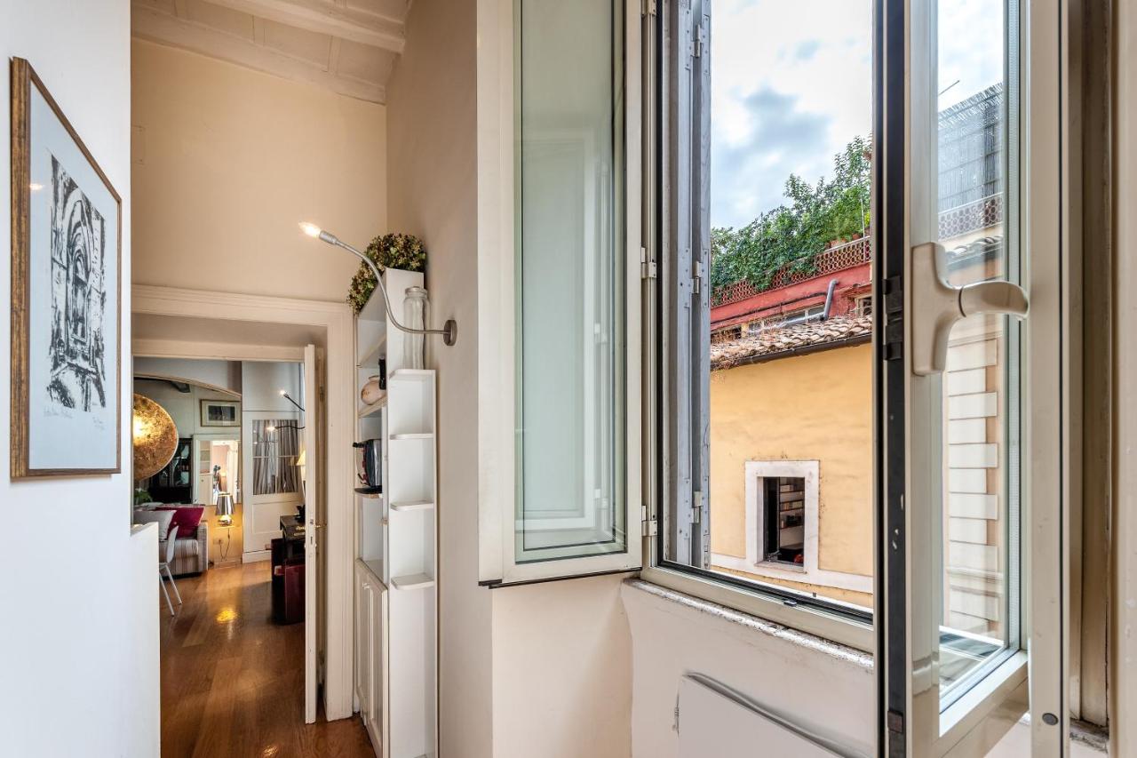 Spacious Loft Steps from Piazza Navona IREX Apartment - B&B Roma