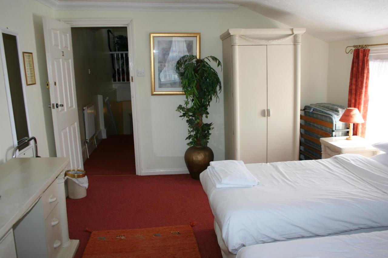 Hartland 2-Bedroom Apartments with Bfast and Parking - B&B