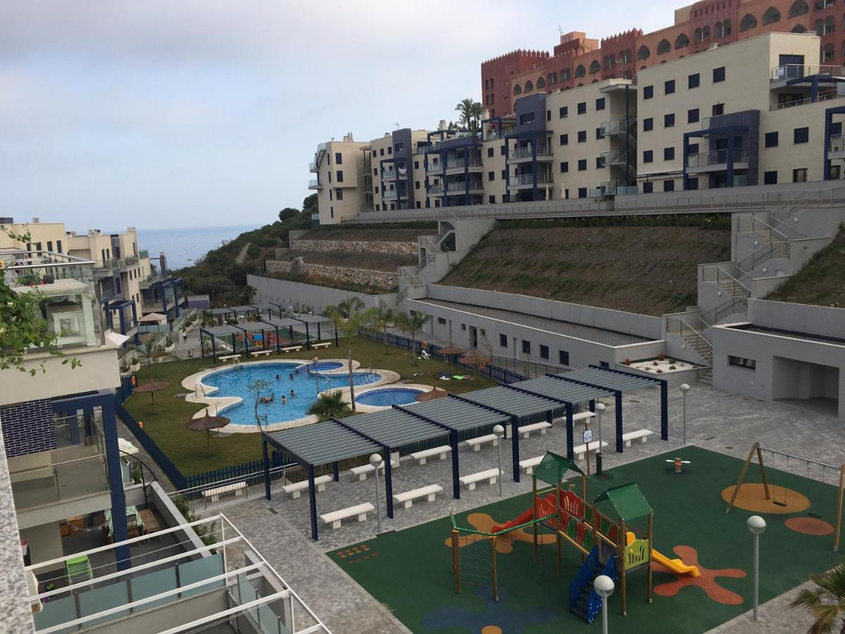 Ático 90m de terraza, jacuzzi privado y cargador de coche eléctrico en Cabria, Almuñecar - B&B Almuñécar