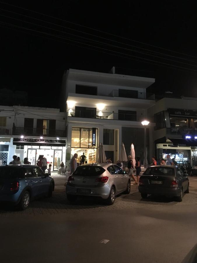 ELADIA Suites - Bed and Breakfast
