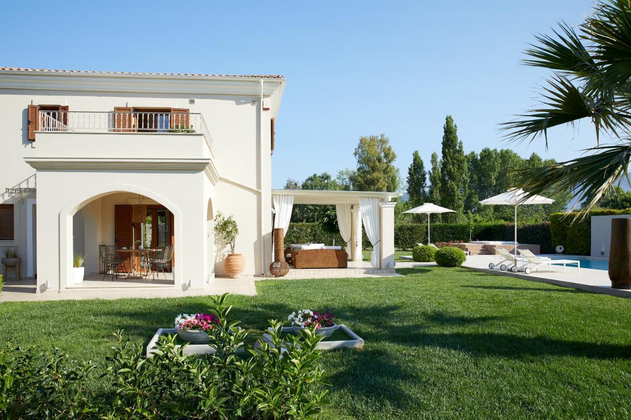 Villa mit 2 Schlafzimmern und privatem Pool