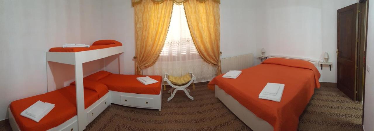 Deluxe Zimmer mit Kingsize-Bett